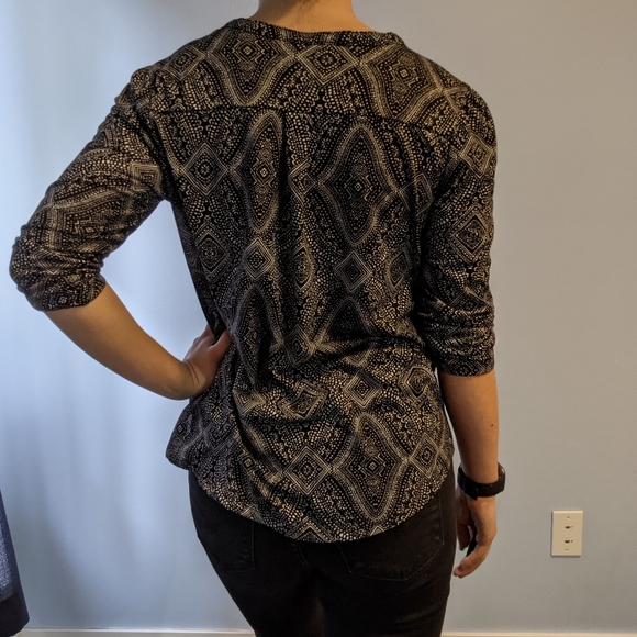 B&W Blouse - Picture 2 of 3